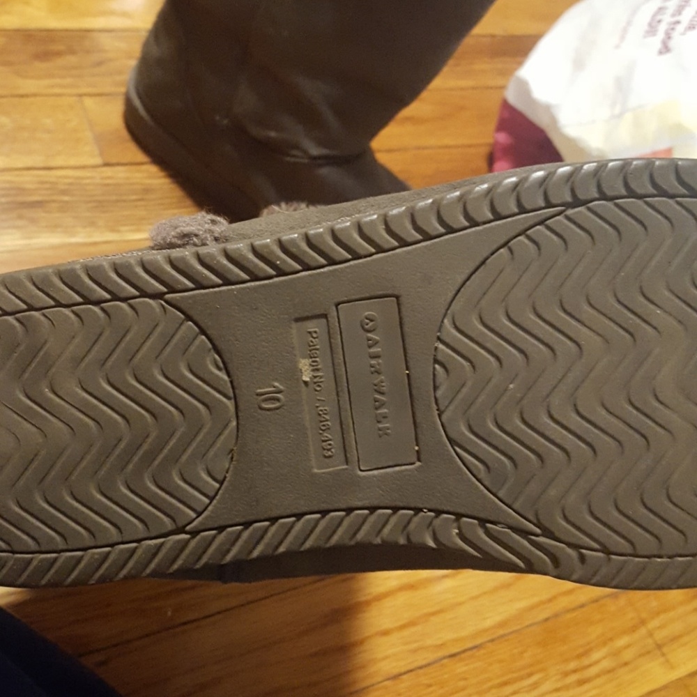 Boots - Picture 3 of 6
